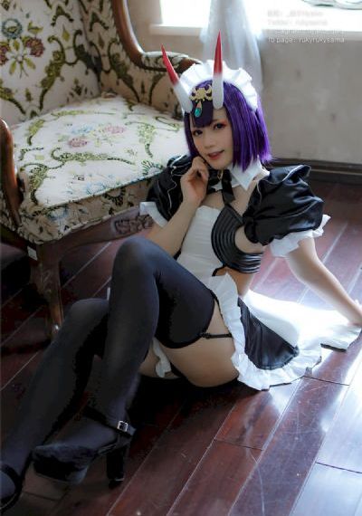 秋霞艳母