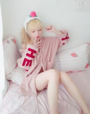 丰满女邻居做爰bd图片