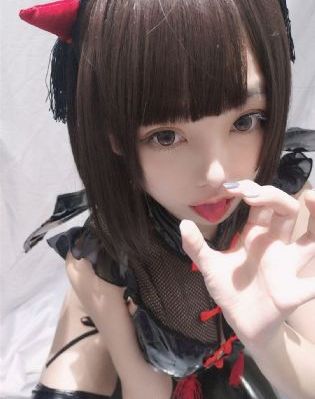 教室里又被c尿了啊哈嗯视频
